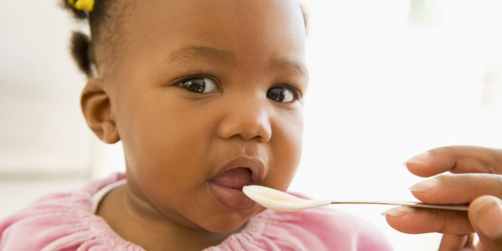 Tagesprogramm und richtige Ernährung des Kindes in 10 Monaten